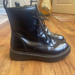 Combat boots W7